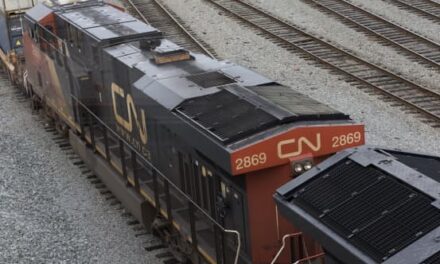 Canada Orders Binding Arbitration in Rail Stoppage to End Labor Dispute