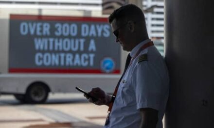 Canada’s Trudeau Says Officials Applying Pressure on Air Canada, Pilots’ Union to Reach Deal