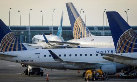 United Airlines Taps Elon Musk’s Starlink for In-Flight Wi-Fi