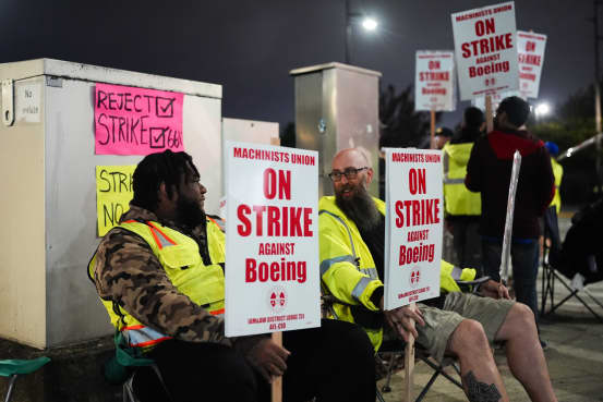 Boeing Machinist Strike Adds Cash Crunch to New CEO’s Rescue Mission