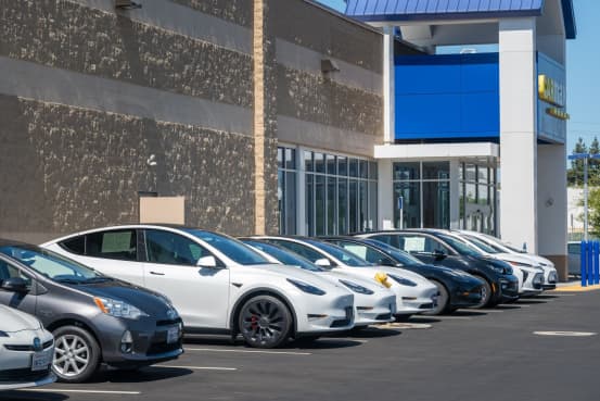 Used EVs Sell for Bargain Prices Now, Putting Owners and Dealers in a Bind