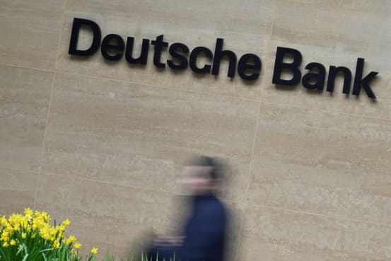 Deutsche Bank’s Investment Bank Performance, Provision Releases Lift Profit Above Views